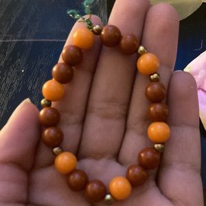 I’m selling this bracelet